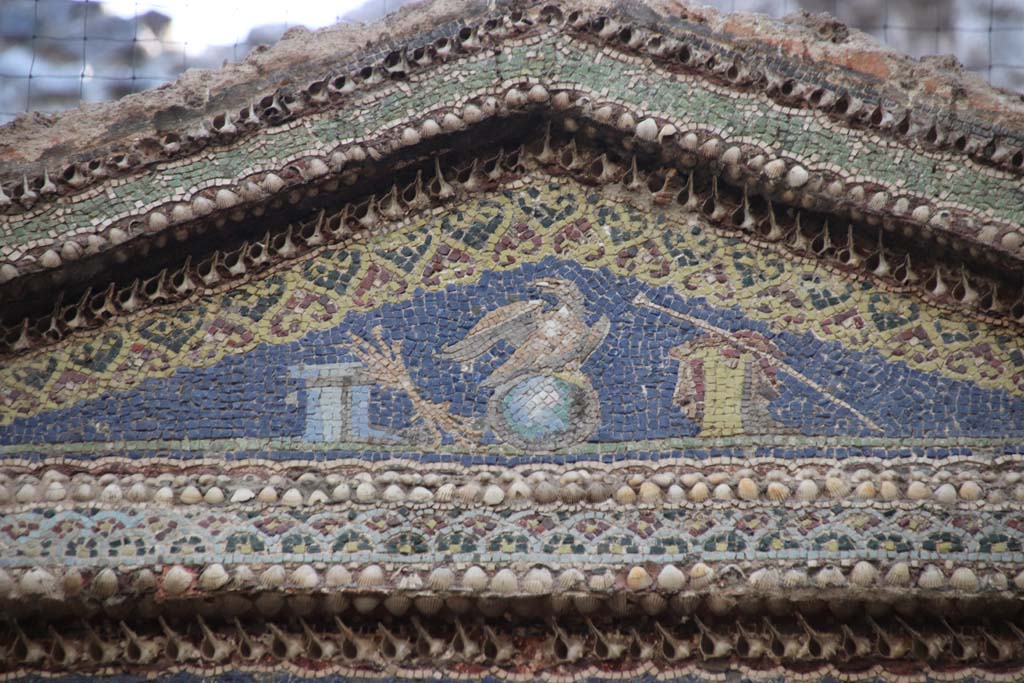 VII.16.a Pompeii. September 2021.  
Room 9, detail from mosaic centrepiece of eagle in centre of upper nymphaeum. Photo courtesy of Klaus Heese. 

