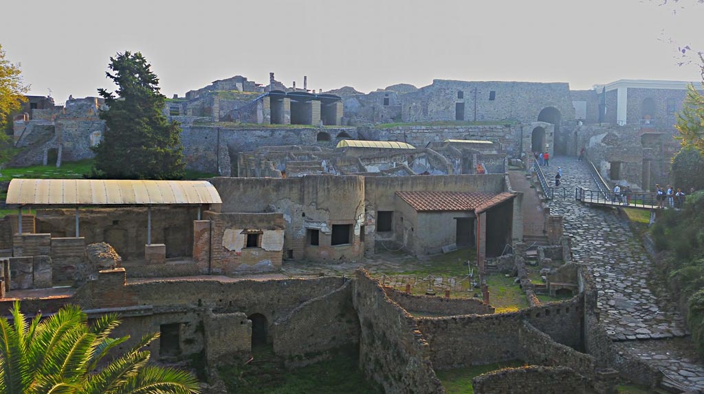 VII.16.a Pompeii. 2017/2018/2019. Suburban Baths and Porta Marina, looking east. Photo courtesy of Giuseppe Ciaramella.