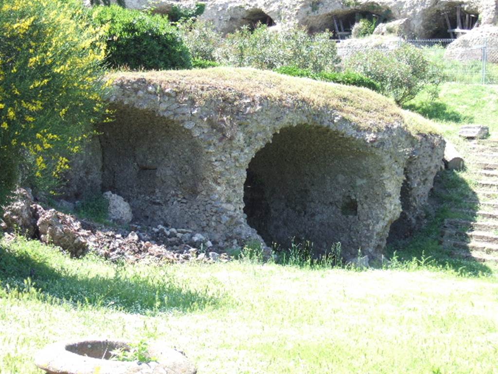 VIII.1.3 Pompeii.  May 2006.  Rear of Temple of Venus.  