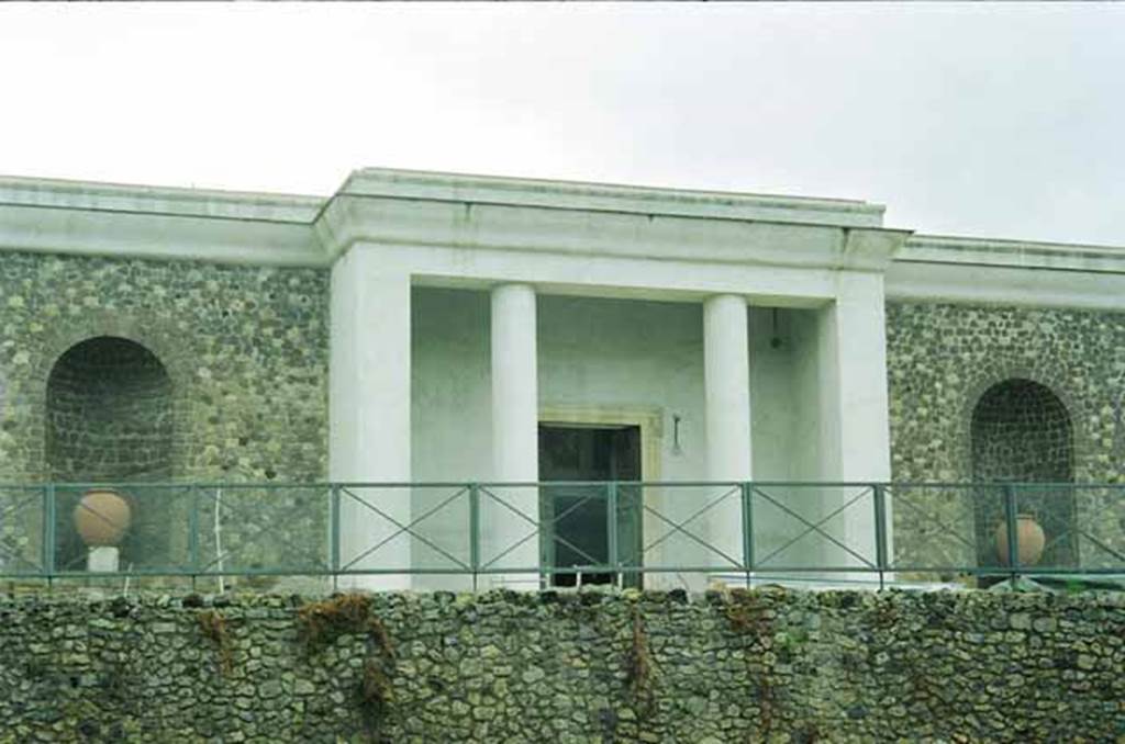 VIII.1.4 Pompeii Antiquarium. May 2010. West exterior side above Villa Imperiale. 
Photo courtesy of Rick Bauer.
