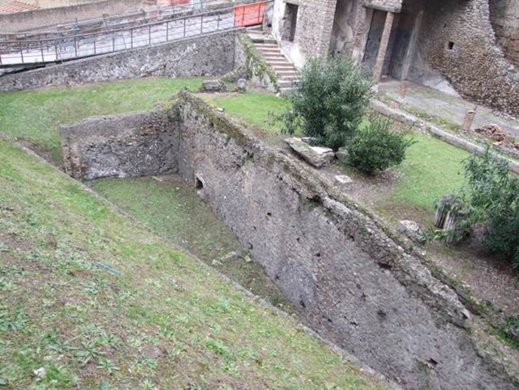 VIII.1.a Pompeii. December 2007.  Garden at north end of portico.