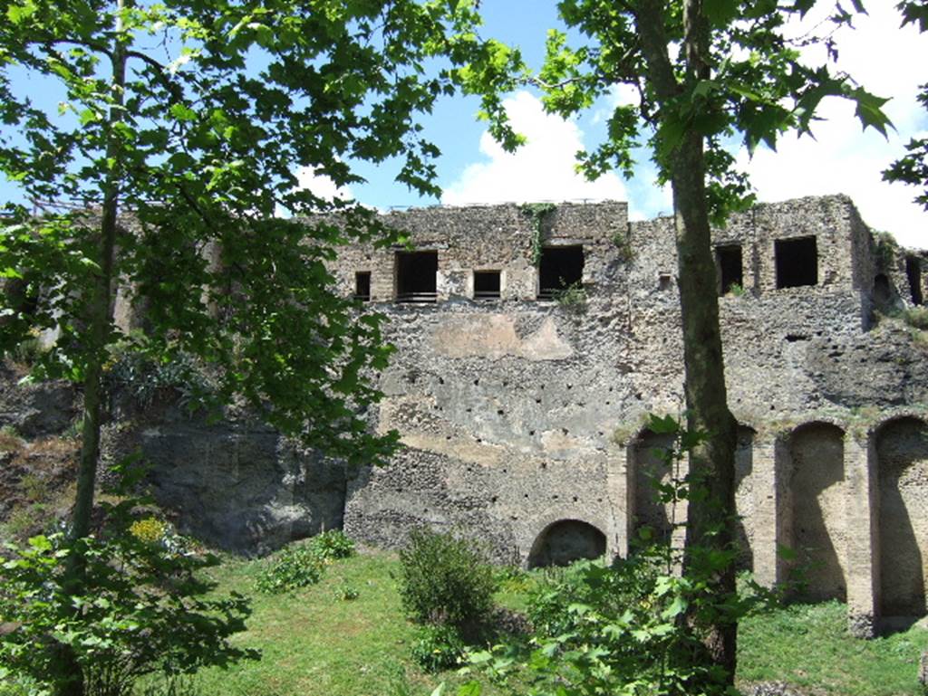 VIII.2.26 (centre) from the rear May 2006