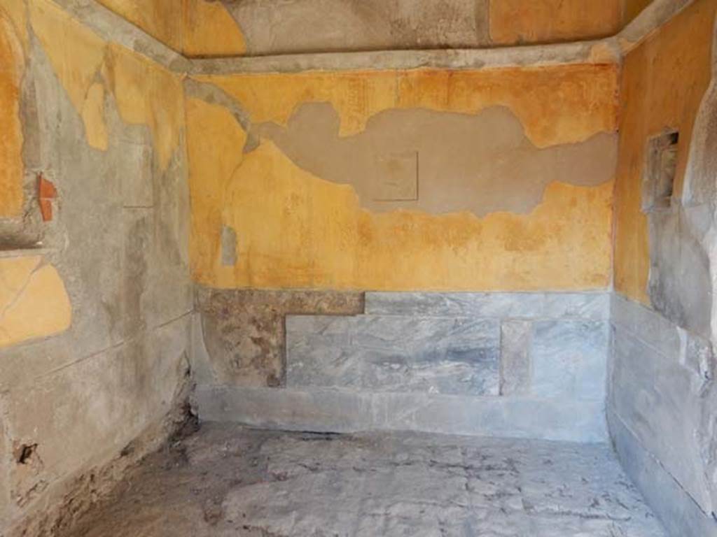 VIII.3.14 Pompeii. May 2016. Looking through doorway into cubiculum. Photo courtesy of Buzz Ferebee.