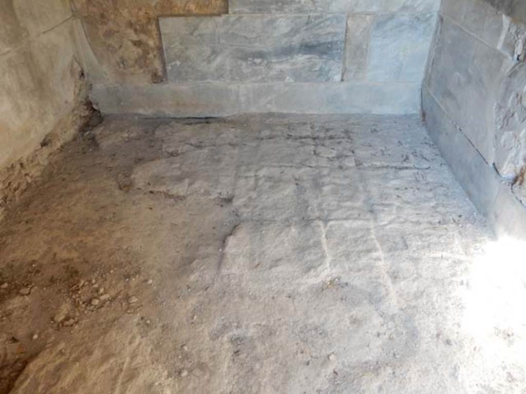 VIII.3.14 Pompeii. May 2016. Imprint of opus sectile flooring in cubiculum. 
The flooring was probably removed in antiquity. 
Photo courtesy of Buzz Ferebee.
See Carratelli, G. P., 1990-2003. Pompei: Pitture e Mosaici: Vol. VIII.  Roma: Istituto della enciclopedia italiana, p. 407, fig. 21. 

