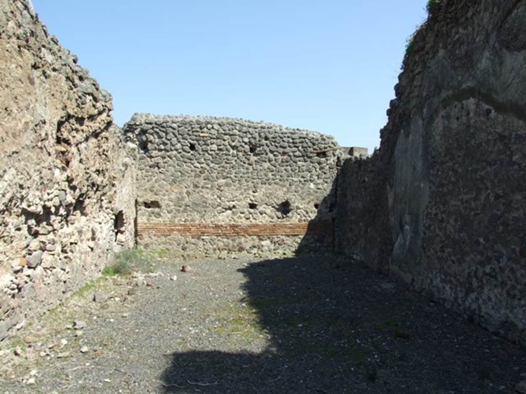 VIII.4.15 Pompeii. March 2009. Room 15, looking east across exedra.  
