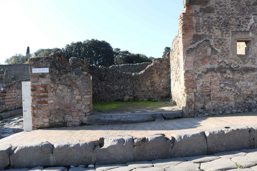VIII.4.28 Pompeii. December 2018. 
Looking west to entrance on Via Stabiana, on corner of junction with Via del Tempio d�Iside. Photo courtesy of Aude Durand.
