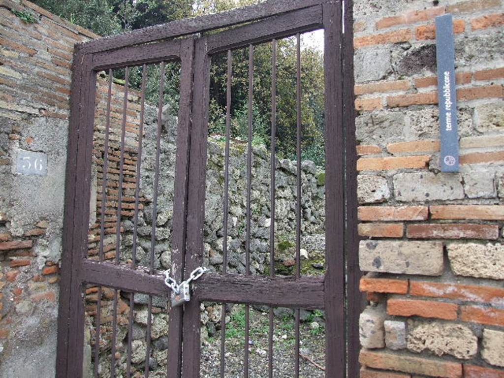VIII.5.36 Pompeii.  December 2004. Entrance.