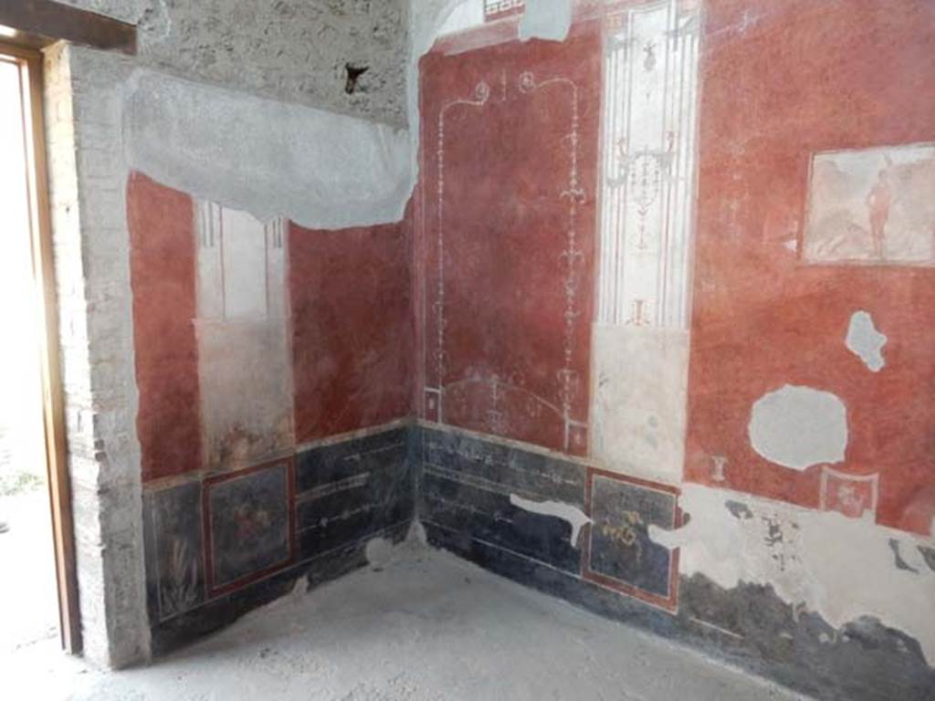 VIII.5.37 Pompeii. May 2017. Room 13, looking towards the south-east corner.
Photo courtesy of Buzz Ferebee.