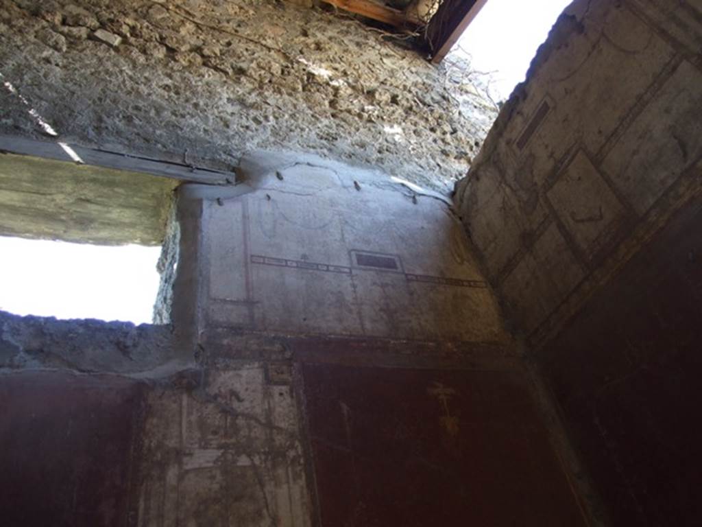 VIII.5.37 Pompeii. March 2009. Room 13. Oecus. Upper West wall. North end.