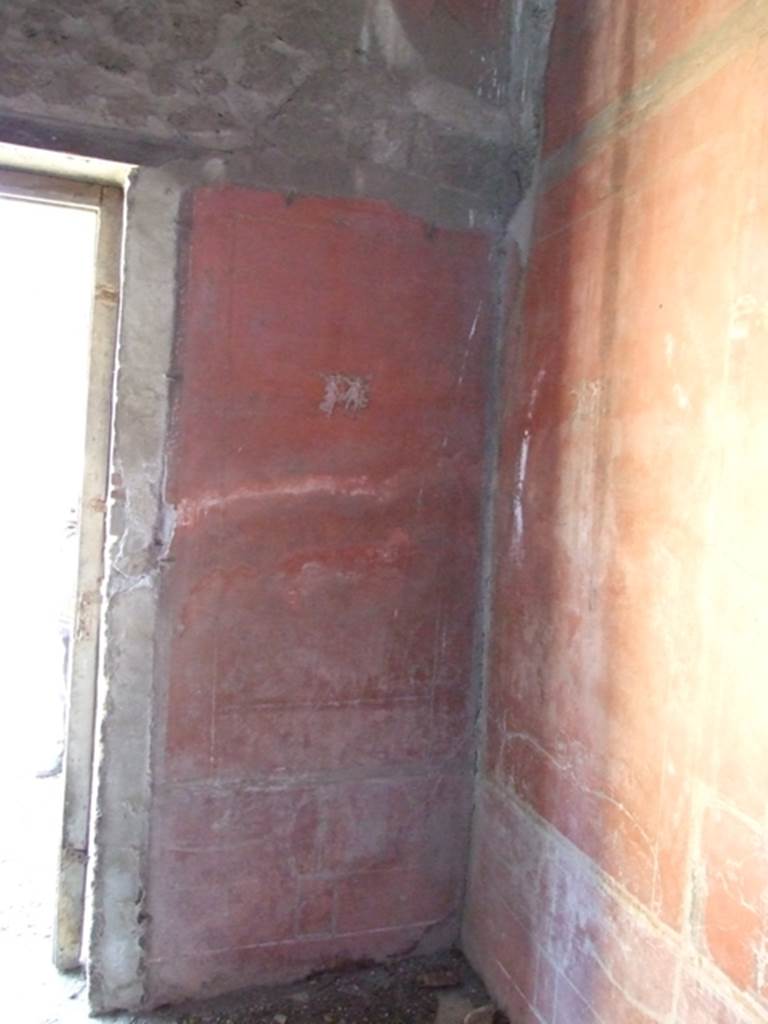 VIII.5.37 Pompeii. March 2009. Room 14, south end of east wall and south-east corner of oecus.