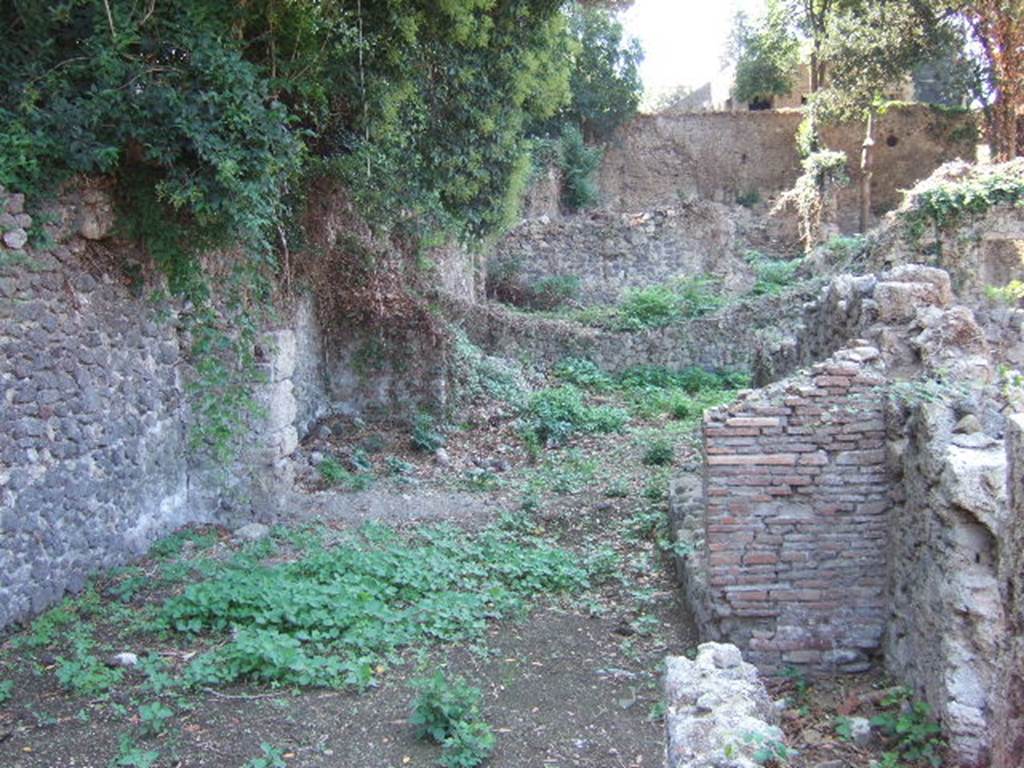 VIII.7.1 Pompeii, September 2005. Stables on the left with VIII.7.2 steps, right foreground.
