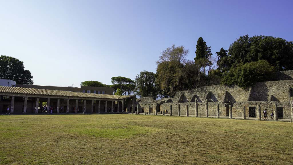VIII.7.16 Pompeii. August 2021. Looking south-west from north-east corner of portico. Photo courtesy of Robert Hanson.