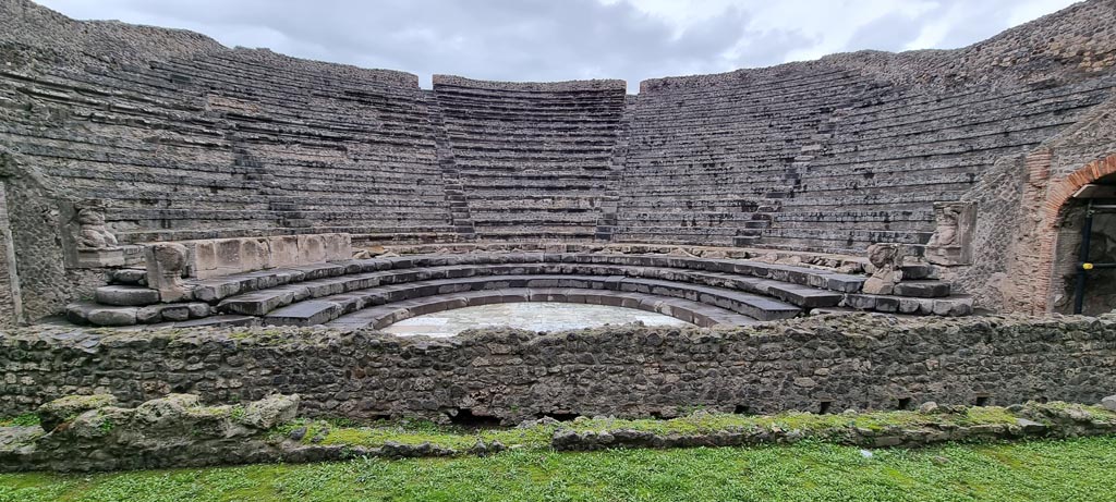 VIII.7.19 Pompeii. December 2023. Looking north across stage towards seating. Photo courtesy of Miriam Colomer.