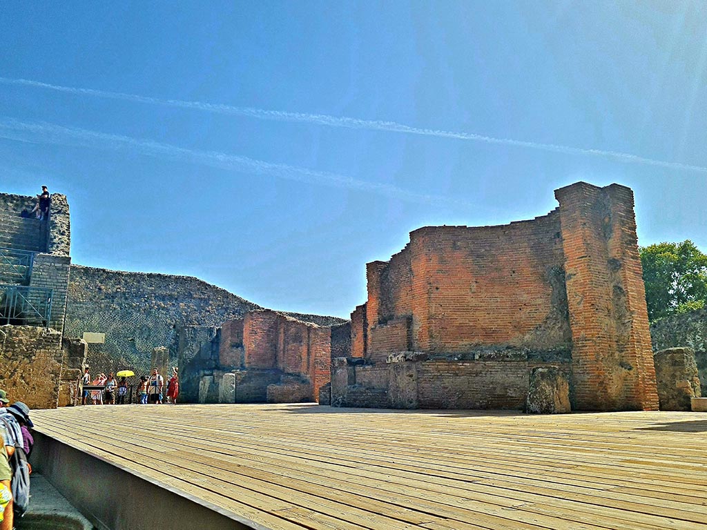 VIII.7.20 Pompeii. September 2024. Looking east across stage. Photo courtesy of Giuseppe Ciaramella.