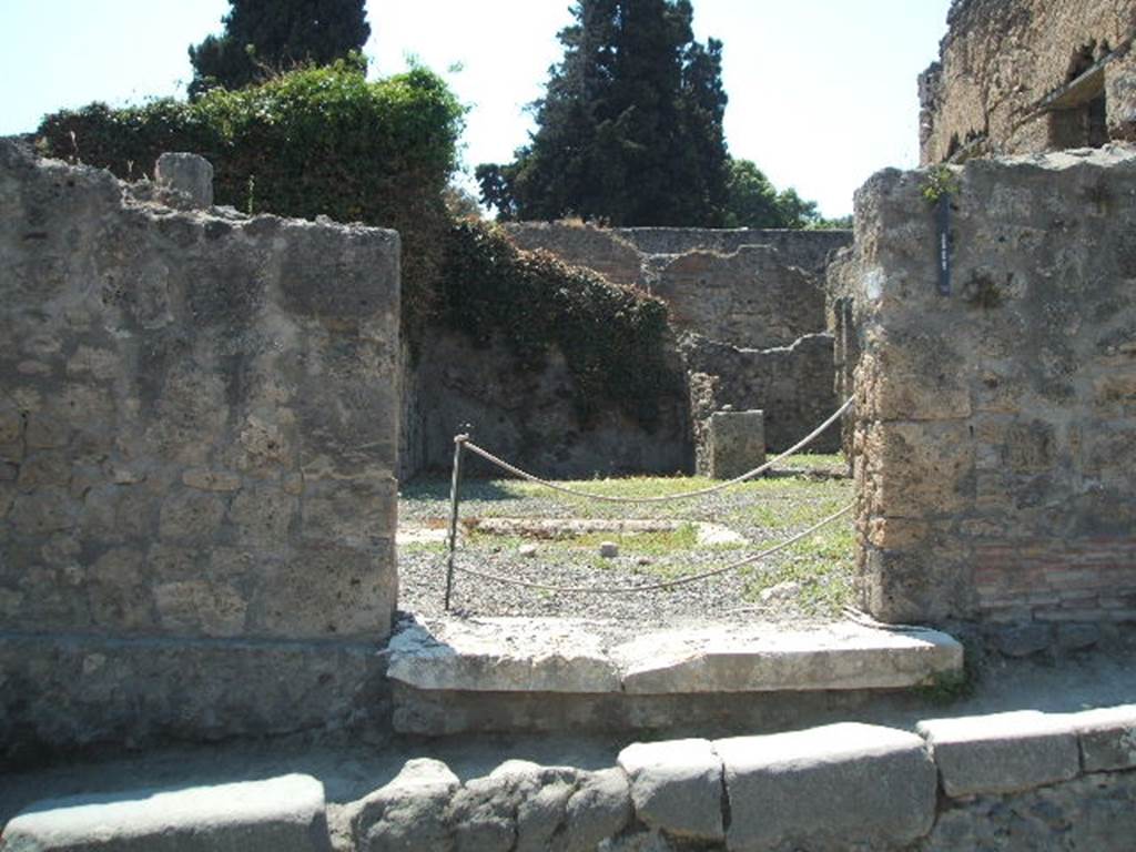 VIII.7.24 Pompeii. May 2005. Entrance.