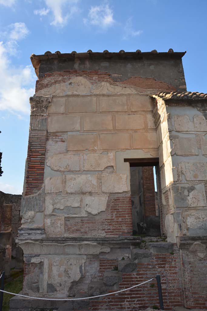 VIII.7.28 Pompeii. March 2019. Looking towards south-west corner and south wall.
Foto Annette Haug, ERC Grant 681269 DÉCOR.

