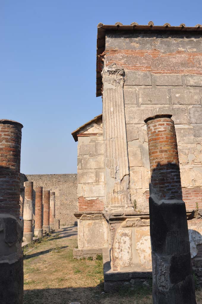 VIII.7.28 Pompeii. July 2017. Looking towards west (rear) wall at north end.
Foto Anne Kleineberg, ERC Grant 681269 DÉCOR.

