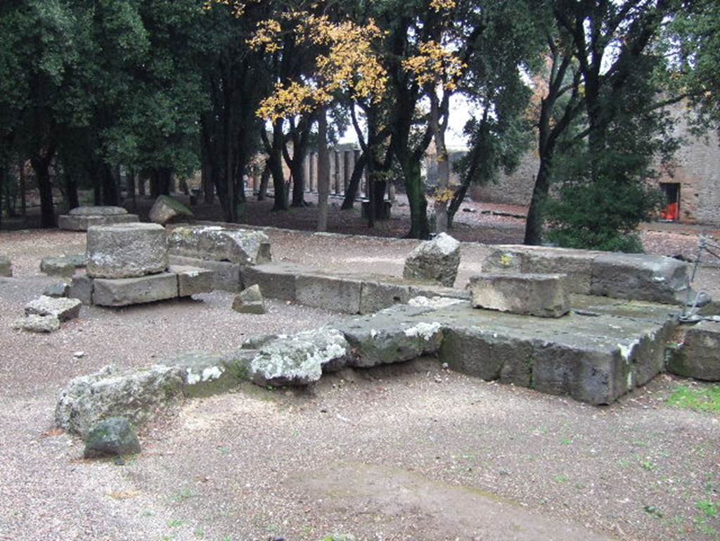 VIII.7.31 Pompeii. September 2005. Looking north across Doric Temple. Cella. Outer (front) chamber.