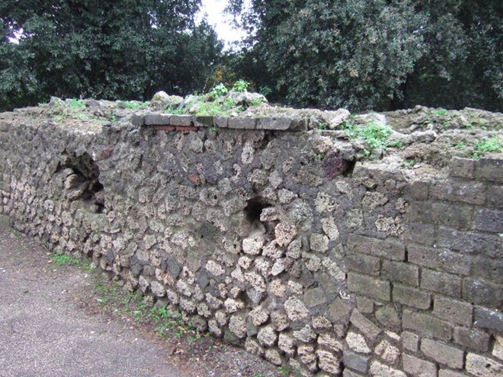 VIII.7.31 Pompeii. December 2005. Outer side of north wall of tomb.

