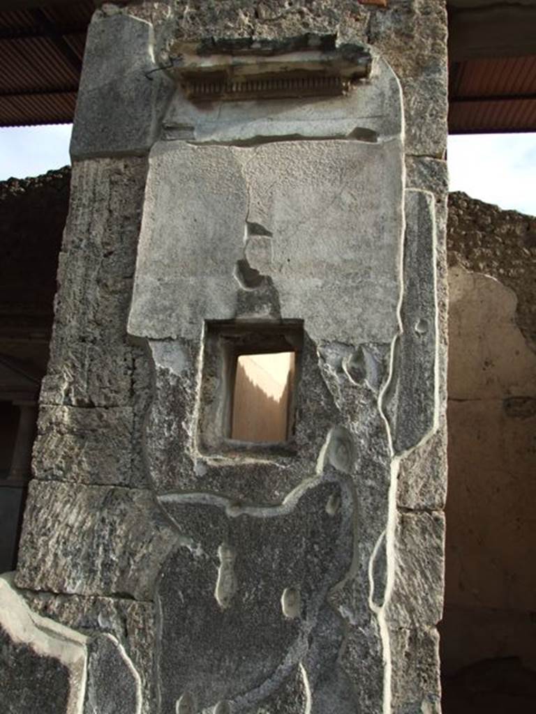 IX.1.20 Pompeii.  December 2007.   Room 5.  Window in wall on east side of atrium
