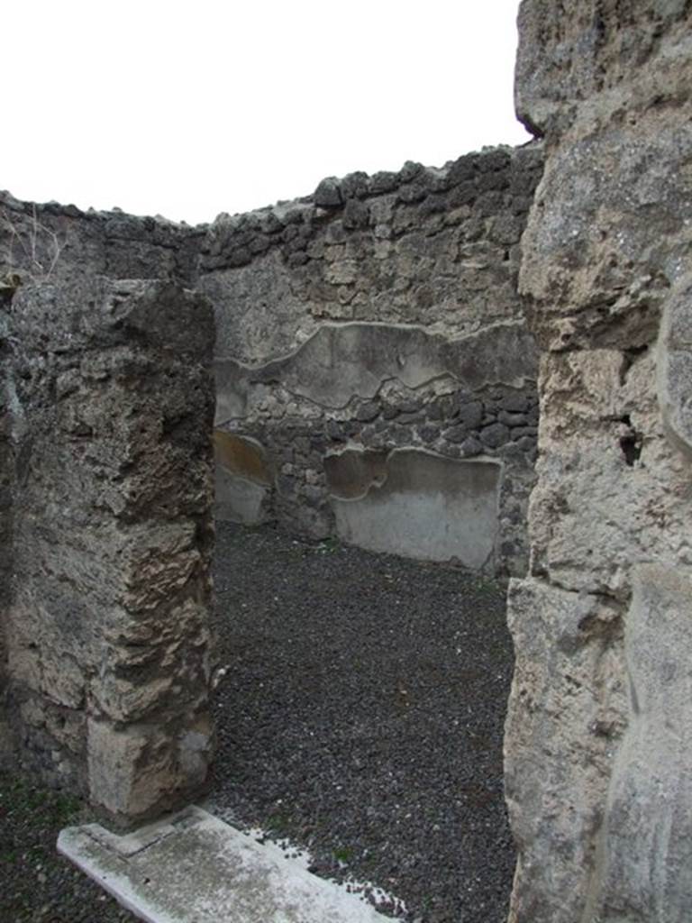 IX.1.20 Pompeii.  December 2007.  Room 20. Doorway from atrium.