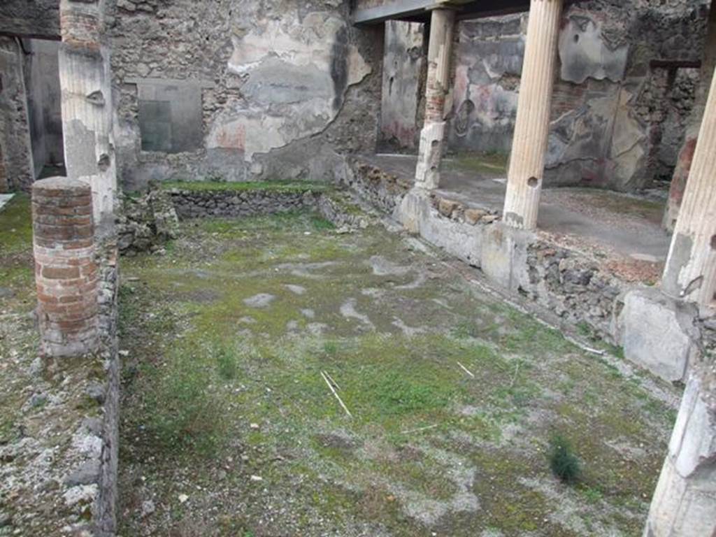IX.1.22 House of M. Epidi Sabini.  December 2007.  Room 14.  First peristyle looking west.