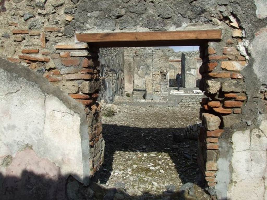 IX.2.18 Pompeii. March 2009. Room 10. Triclinium, East wall with window onto Garden area.