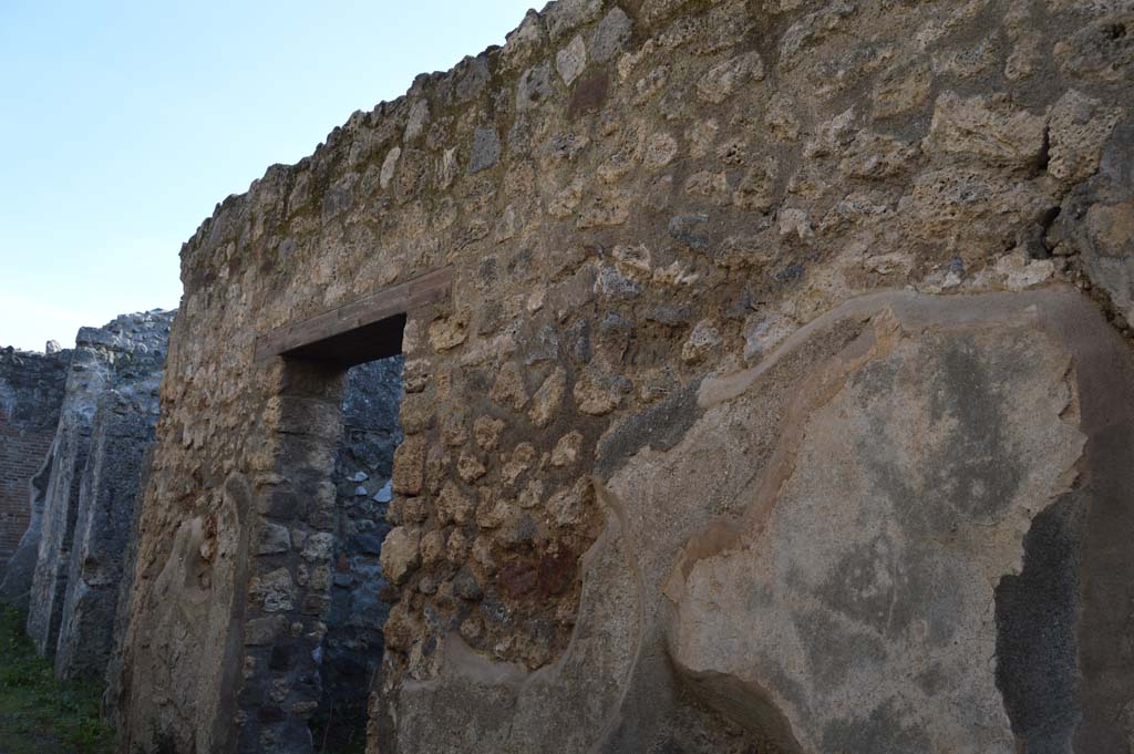 IX.2.26 Pompeii. March 2019. 
Looking south along upper west wall of entrance corridor/fauces with doorway to kitchen, and rooms on west side of atrium.    
Foto Taylor Lauritsen, ERC Grant 681269 DÉCOR.
