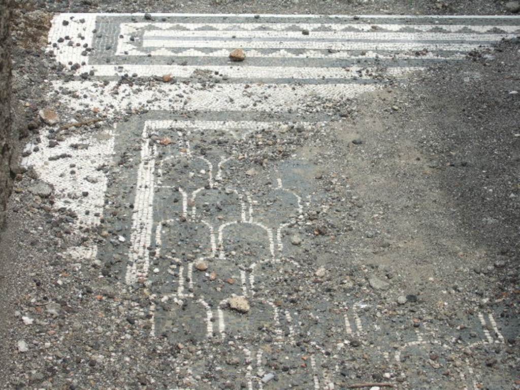IX.3.2 Pompeii.  May 2006. Entrance mosaic.