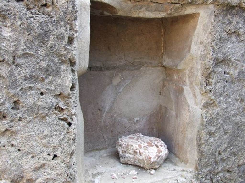 IX.3.5 Pompeii. March 2009. Room 34, south wall, with square niche in cubiculum