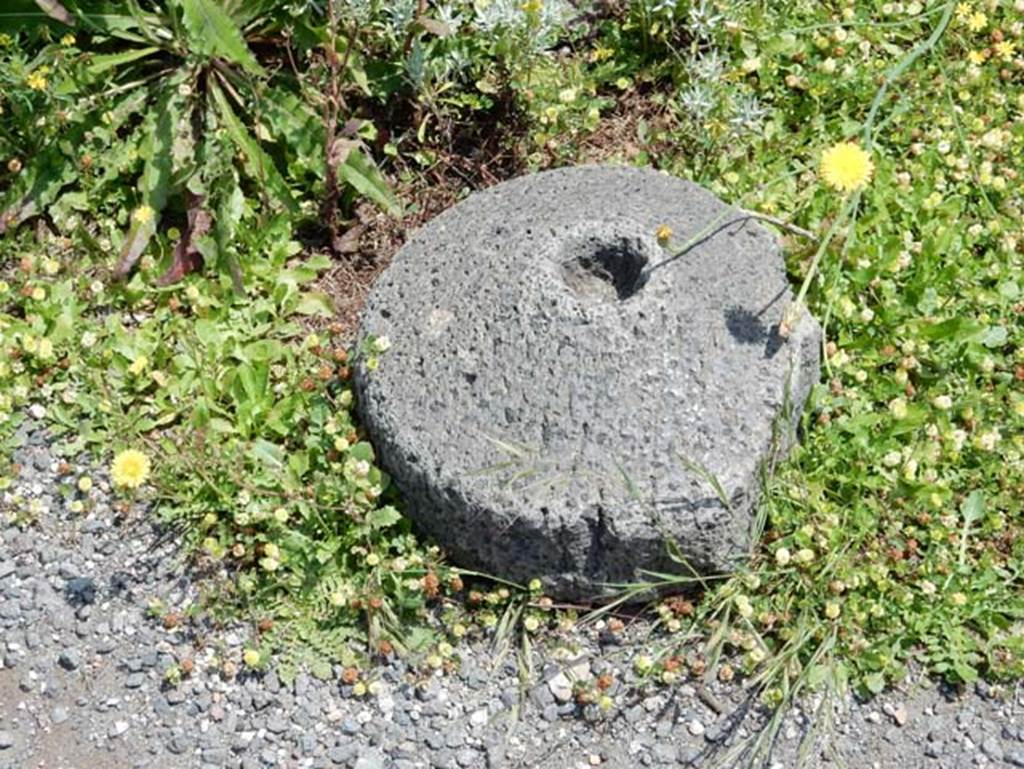 IX.3.12 Pompeii. May 2018. Detail from front of oven. Photo courtesy of Buzz Ferebee.