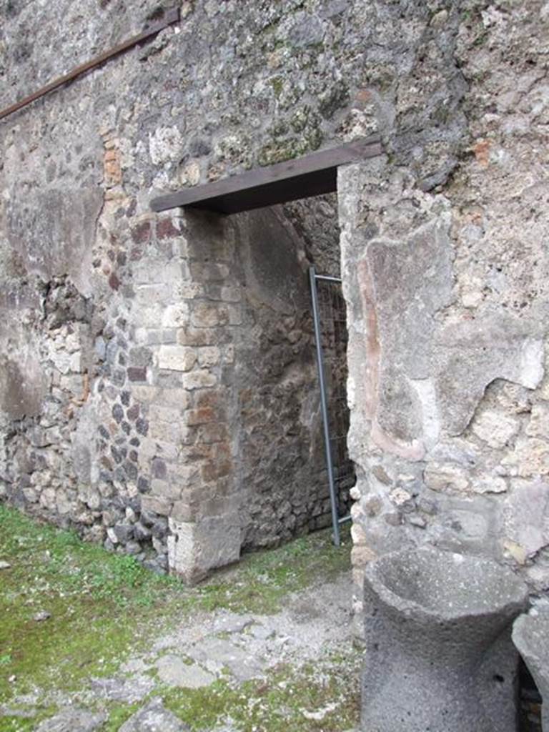 IX.3.19. Taberna T. Genialis. December 2007.  Doorway to corridor leading south from bakery at IX.3.20.