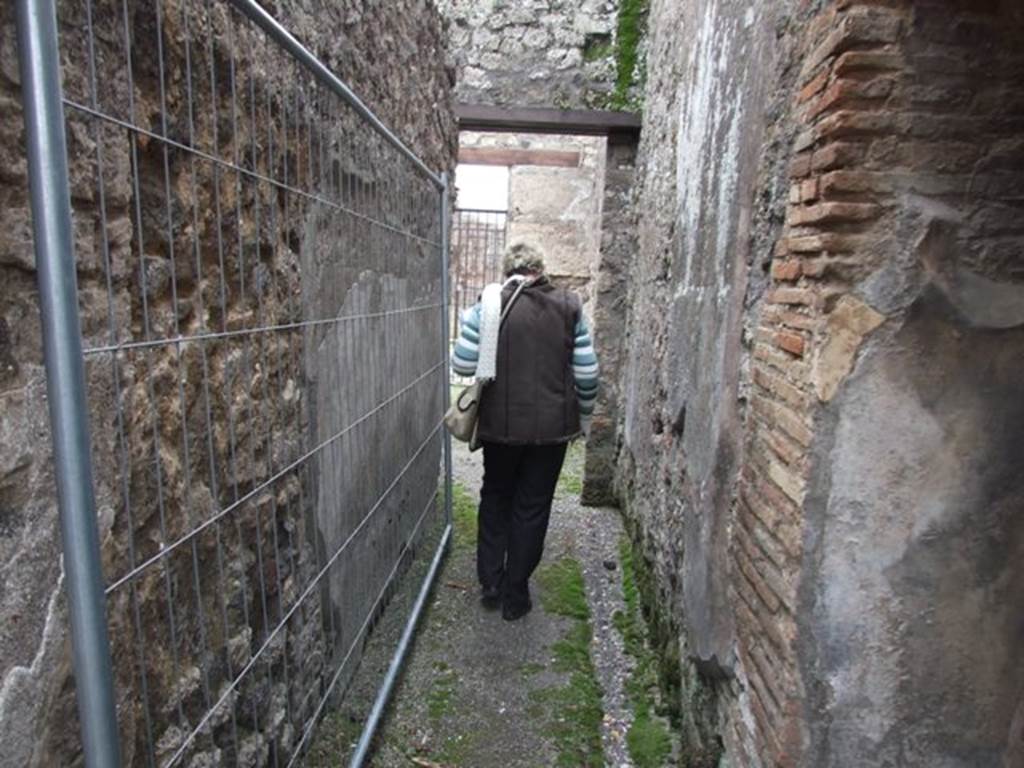 IX.3.19. Taberna T. Genialis. December 2007.  Corridor leading south from bakery at IX.3.20.