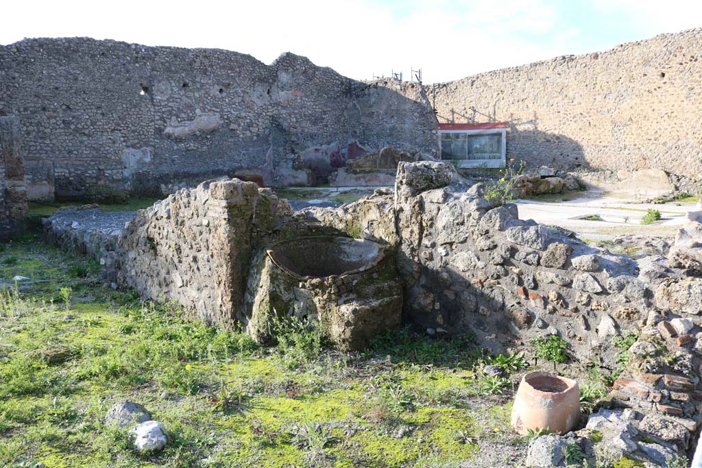 IX.3.21 Pompeii. December 2018. Looking north-west from IX.3.21, towards IX.3.22. Photo courtesy of Aude Durand.