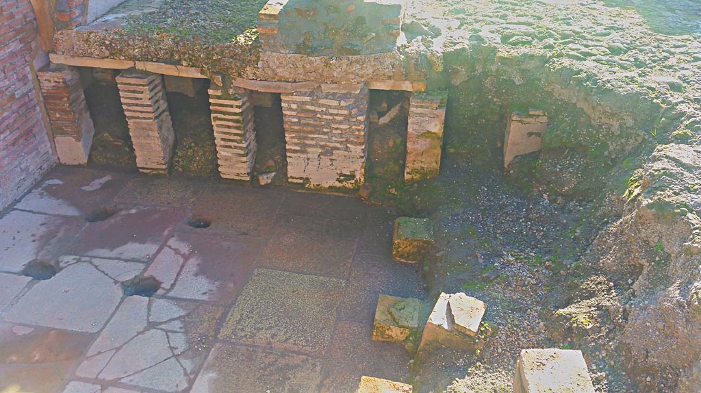 IX.4.18 Pompeii. December 2019. 
Caldarium “s”, looking south towards hypocaust flooring beneath bath at east end. Photo courtesy of Giuseppe Ciaramella.
