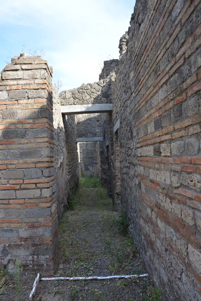 IX.5.2 Pompeii. May 2017. Corridor �m�, looking south.
Foto Christian Beck, ERC Grant 681269 D�COR.
