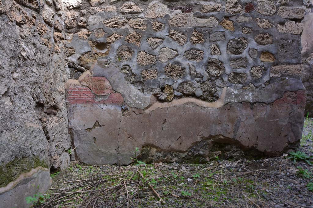 IX.5.2 Pompeii. March 2017. Room �n�, north-east corner and lower east wall. 
Foto Christian Beck, ERC Grant 681269 D�COR.

