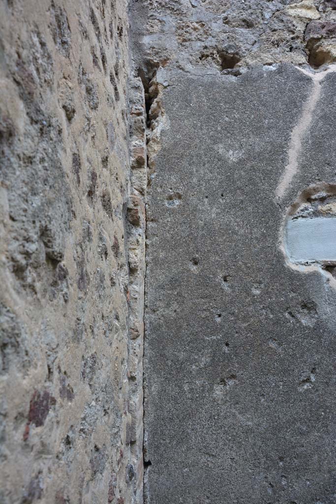 IX.5.2 Pompeii. May 2017. Room �o�, looking towards east wall in north-east corner.
Foto Christian Beck, ERC Grant 681269 D�COR.

