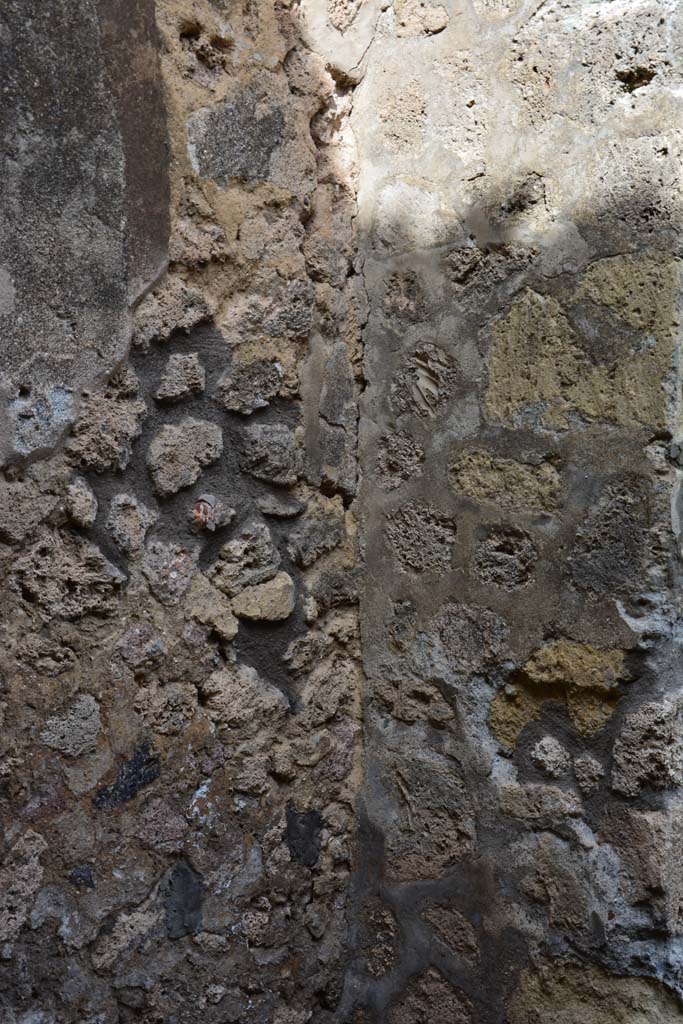 IX.5.2 Pompeii. March 2017. Room (q), detail from north-east corner.  
Foto Christian Beck, ERC Grant 681269 D�COR.

