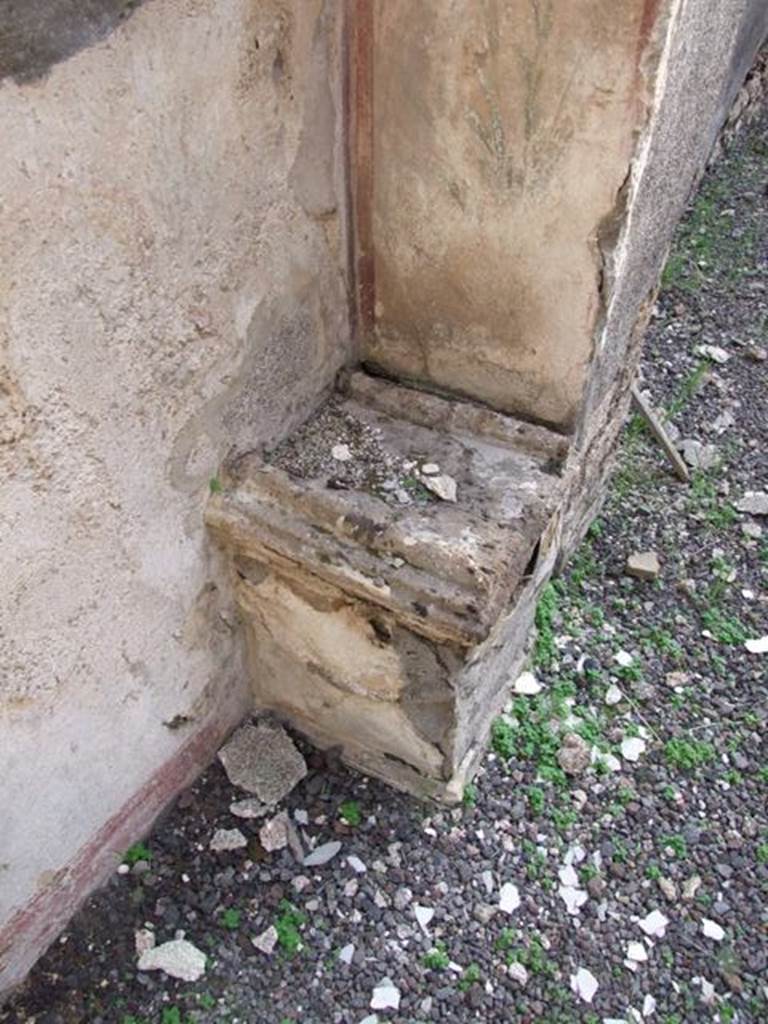 IX.5.2 Pompeii. December 2007. Room �w�, altar on south side of shrine in kitchen.
