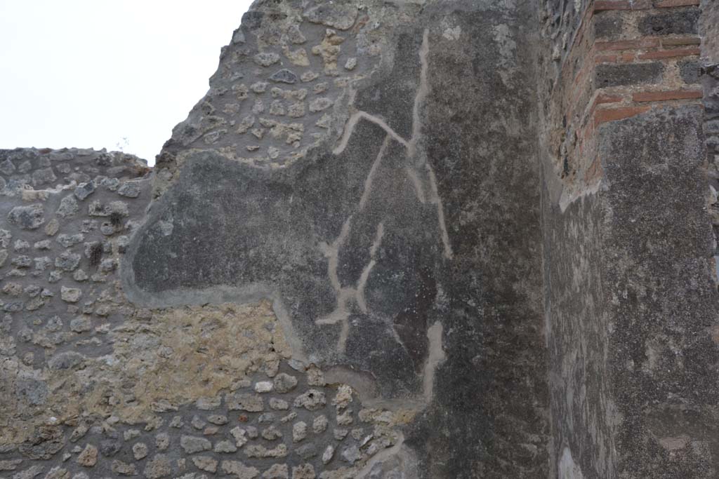 IX.5.2 Pompeii. May 2017. Room �v�, detail from west wall at north end.
Foto Christian Beck, ERC Grant 681269 D�COR.

