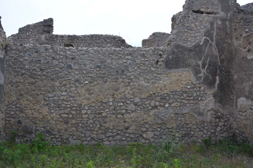 IX.5.2 Pompeii. May 2017. Room �v�, looking towards west wall.
Foto Christian Beck, ERC Grant 681269 D�COR.
