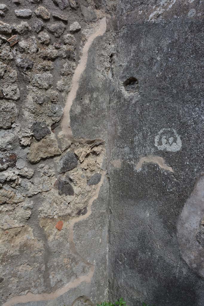 IX.5.2 Pompeii. May 2017. Room �y�, south-east corner and south wall.
Foto Christian Beck, ERC Grant 681269 D�COR.

