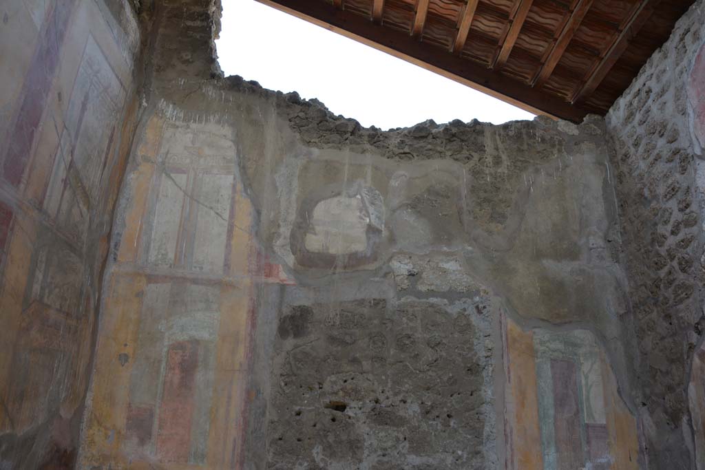 IX.5.2 Pompeii. May 2017. Room �u�, upper north wall.
Foto Christian Beck, ERC Grant 681269 D�COR.

