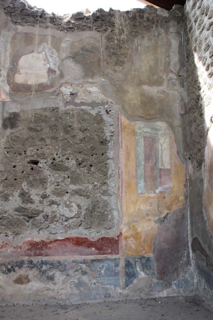 IX.5.2 Pompeii. May 2019. Room �u�, north wall at east end.
Foto Christian Beck, ERC Grant 681269 D�COR.
