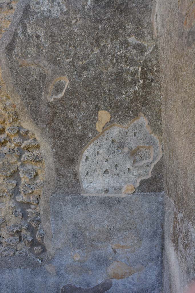 IX.5.2 Pompeii. May 2017. Room �e�, east wall and south-east corner. 
Foto Christian Beck, ERC Grant 681269 D�COR.
