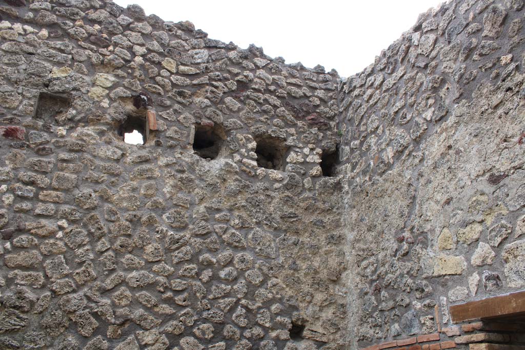 IX.5.4 Pompeii. March 2019. Room c, upper south-east corner.
Foto Christian Beck, ERC Grant 681269 D�COR.
