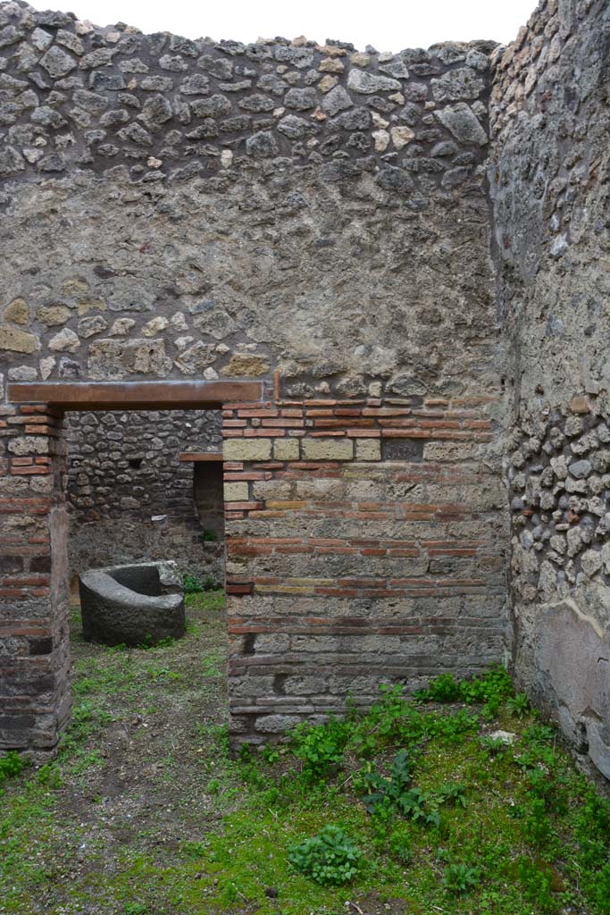 IX.5.4 Pompeii. March 2017. Room c, south wall in south-west corner.
Foto Christian Beck, ERC Grant 681269 D�COR.

