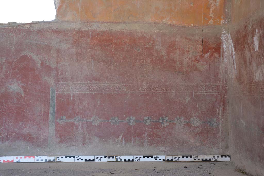 IX.5.6 Pompeii. May 2017. Room i, zoccolo from south wall in south-west corner.          
Foto Christian Beck, ERC Grant 681269 D�COR.
