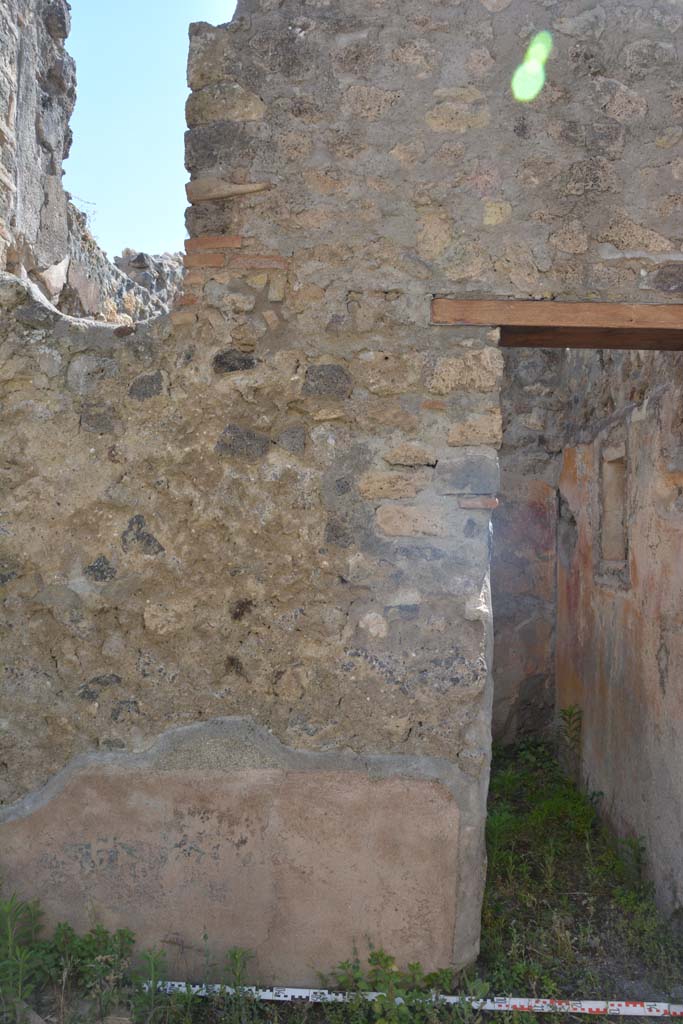 IX.5.6 Pompeii. May 2017. Room n, west side, wall on south side of doorway to room s. 
Foto Christian Beck, ERC Grant 681269 D�COR.
